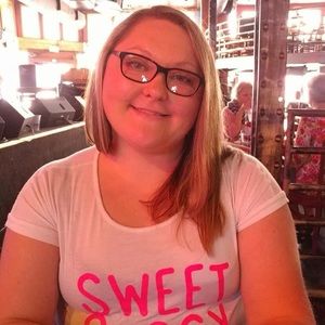 Meet your Posher, Apryl